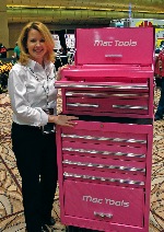 i couldn’t resist checking out this pink tool box!